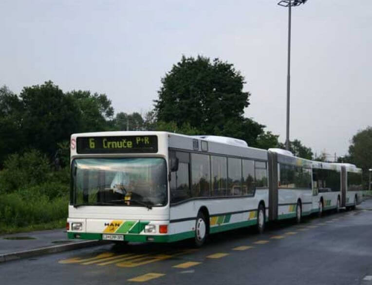 parkiraj-in-pelji-z-busom