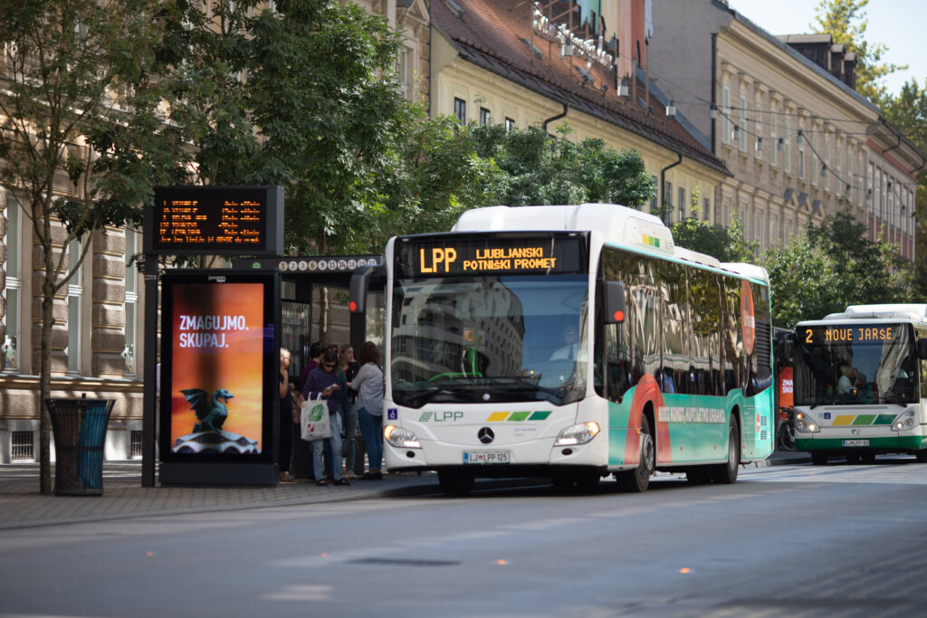 2y6a6875
